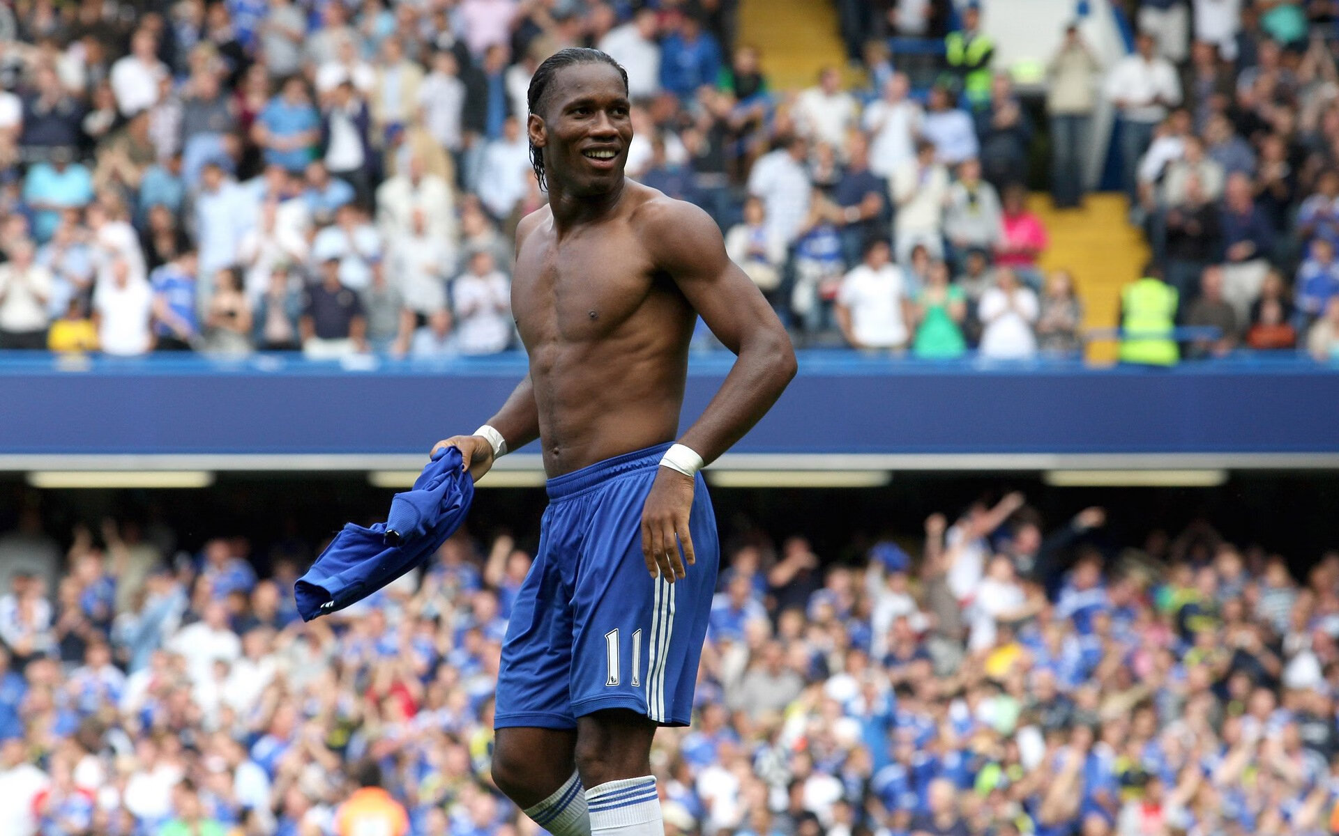 关于温网四强战爆出冷门！曼城险胜广州队，争冠形势突变的信息